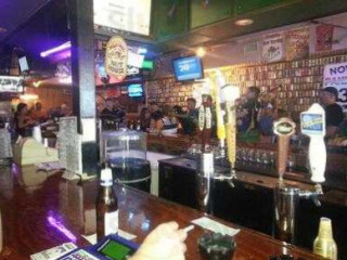 Peanut's Restaurant Sports Bar