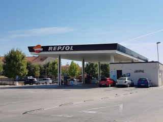 Estación De Servicio Repsol