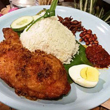 Nasi Lemak Y5 (rhb Bank Kangar)