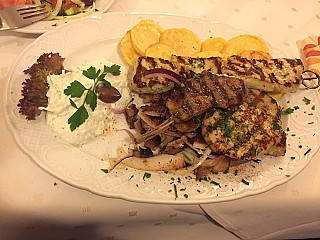 Taverna Vassili Mit Saal Und Terrasse Ihr Grieche In Wiesbaden