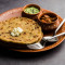 Aloo Pyaaz Paratha Med Ostmassa Och Chili Pickle