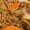 C2. Beef Chow Mein Combo Tallrik