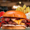 Combo Burguer Duplo Smash Cheddar Bacon ,Batata Crocante E Refri 350Ml