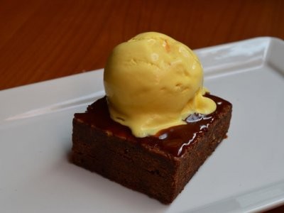 Brownie Med Glass